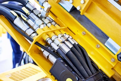 Hydraulic hoses and connections - Stockbeeld - web